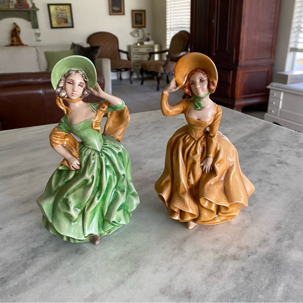 Vintage Victorian Ladies Figurines Green Mustard Dresses Bonnets Figurines Lady - Picture 1 of 9